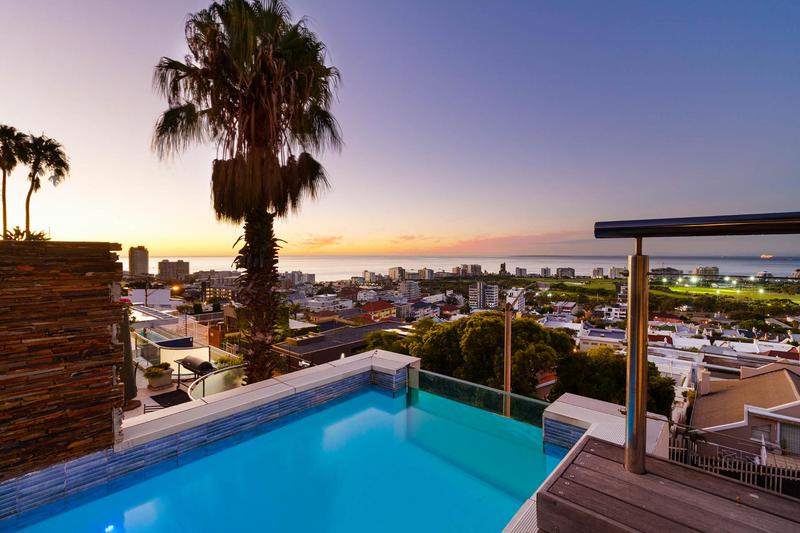 4 Bedroom Property for Sale in Green Point Western Cape